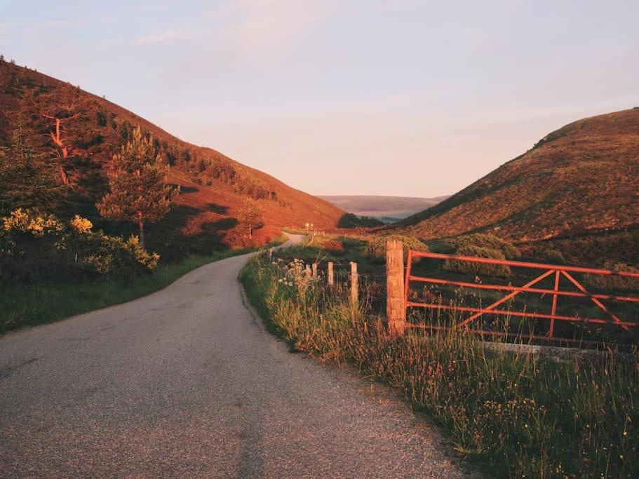 Beatshach Bothy - Speyside, Incredible Location! Apartment Dufftown Ngoại thất bức ảnh